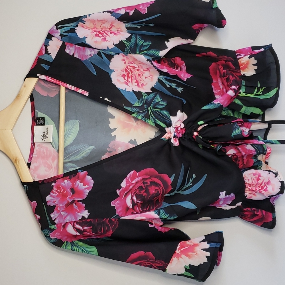 Lolas Room Sheer Ruche Front Crop Floral Blouse Sm